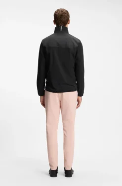 Wasserabweisende Jacke mit Vier-Wege-Stretch