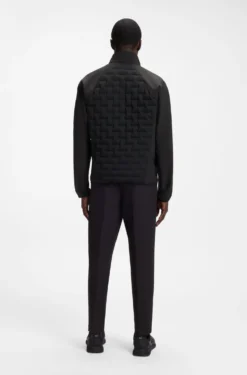 Wasserabweisende Jacke mit zertifizierter Daunenfüllung