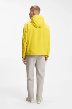 Wasserabweisender Regular-Fit Windbreaker aus softem Gewebe