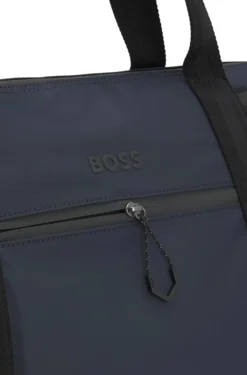 Weekender aus Kunstleder mit reflektierenden Details