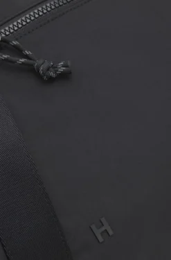 Weekender mit weit gesetztem Logo-Detail